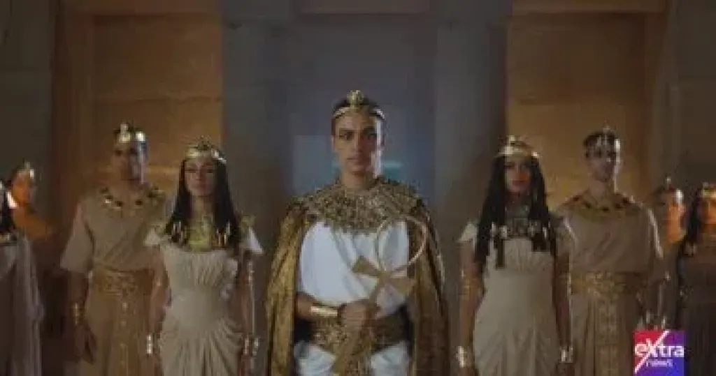 أحمد غزي وتارا عماد وسلمى أبو ضيف فى احتفالية افتتاح المتحف المصري