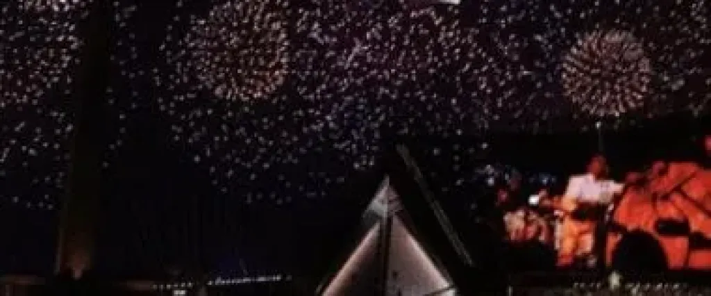 الألعاب النارية تزين سماء حفل افتتاح المتحف المصرى الكبير