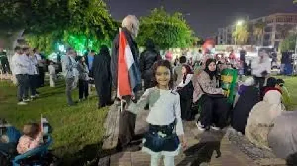 الإسماعيلية تحتفل بافتتاح المتحف المصري الكبير، الأهالي يتابعون البث والأطفال يرفعون الأعلام