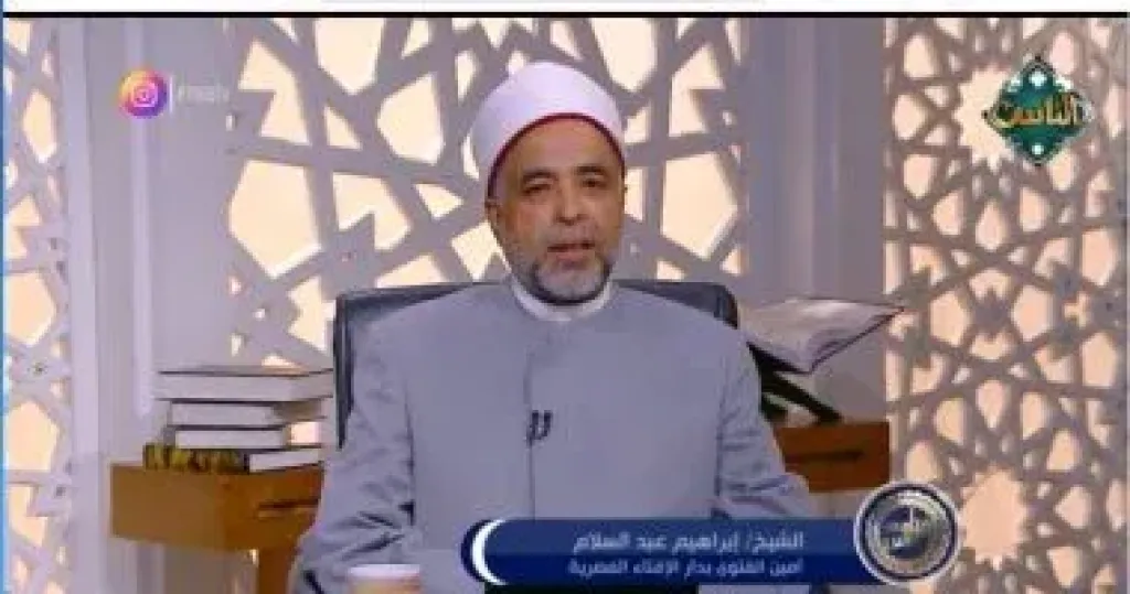 هل يجوز ترديد الآيات القرآنية وراء القارئ؟.. أمين الفتوى يجيب لـ الناس