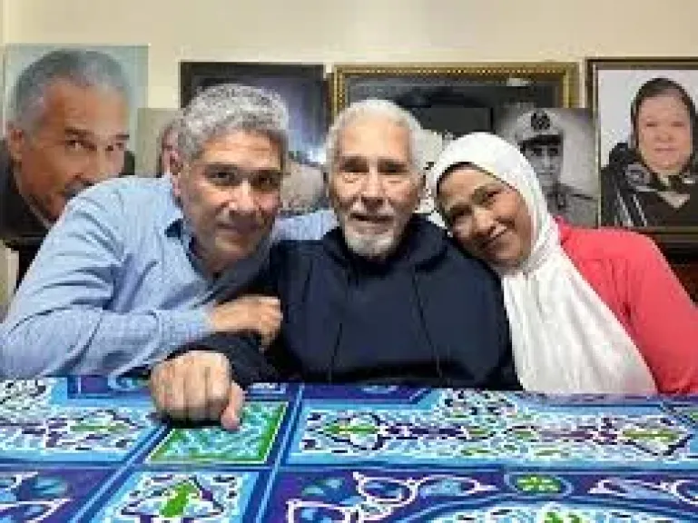 نجل عبد الرحمن أبو زهرة: والدي لم يتوقف عن البكاء خلال افتتاح المتحف الكبير