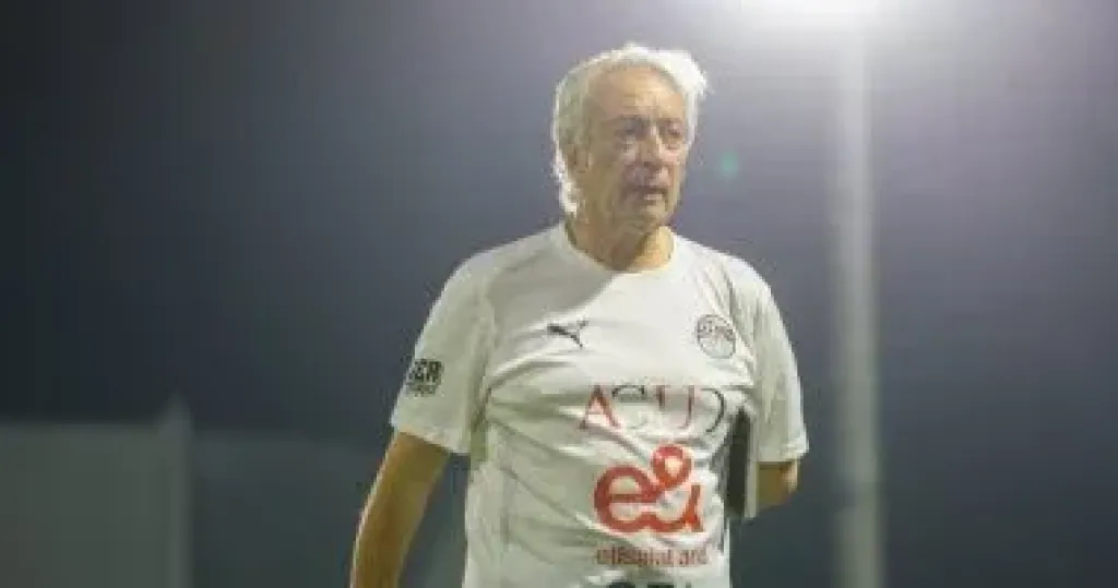 اتحاد الكرة يدرس دخول الجماهير مجانا فى وديتى منتخب مصر الثانى مع... اتحاد الكرة يدرس دخول الجماهير مجانا فى وديتى منتخب مصر الثانى مع الجزائر