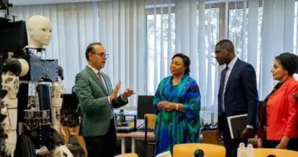 السيدة الأولى لجمهورية الكونغو تزور الجامعة الألمانية بالقاهرة لبحث التعاون