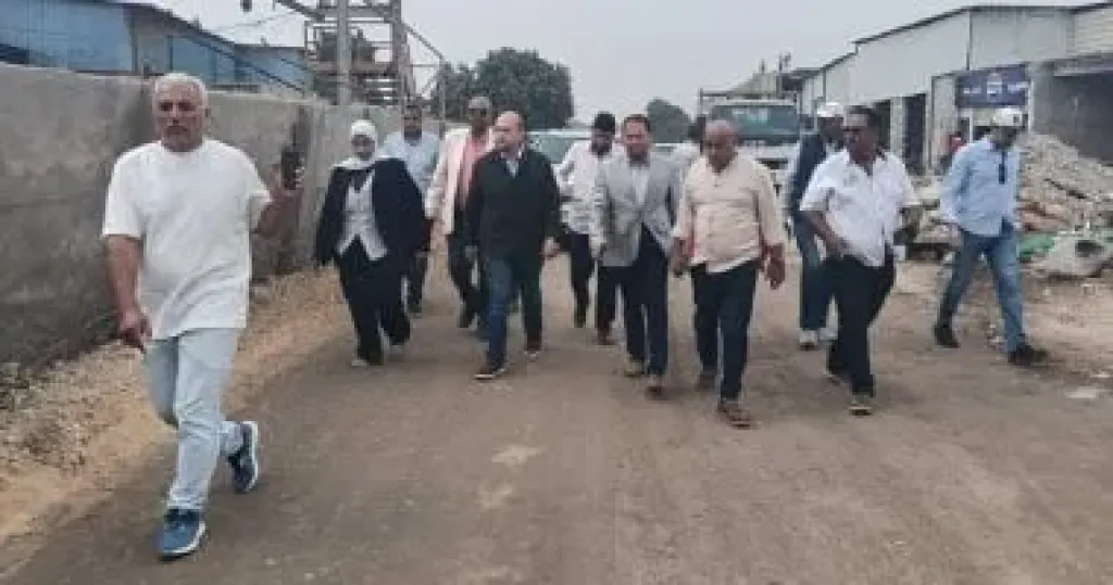 نائب محافظ الجيزة يتفقد أعمال التطوير بطرق كرداسة وأوسيم