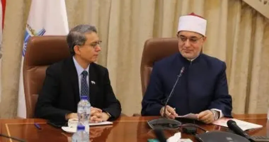 المفتى يستقبل وزير الشئون الإسلامية السنغافورى لتعزيز التعاون العلمى