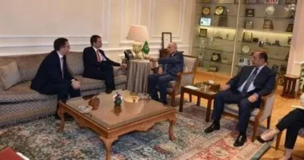 أبو الغيط يستقبل وزير الدولة البريطانى لشؤون الشرق الأوسط لبحث تطورات المنطقة