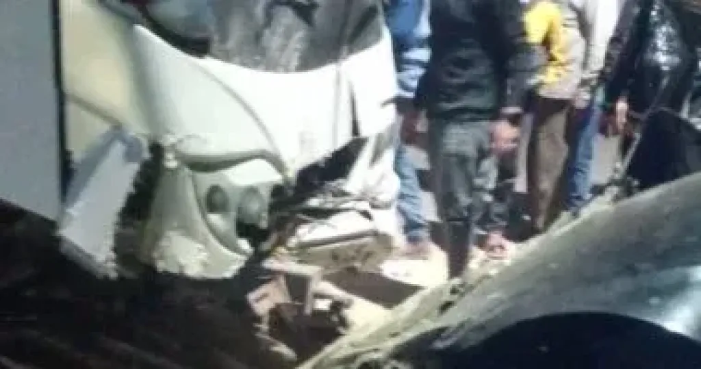 مصرع شخص وإصابة آخر فى تصادم ميني باص وسيارة ملاكي بطريق شبين القناطر