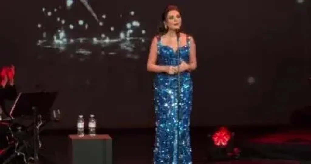 أنغام من حفلها فى باريس: تحيا مصر وألف مبروك افتتاح المتحف المصرى