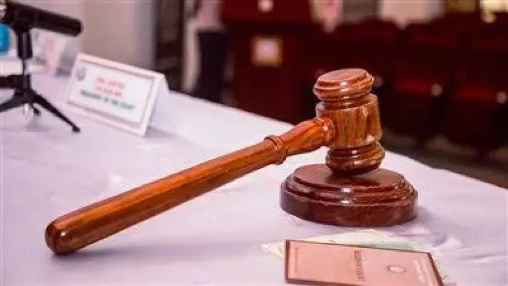 المشدد 3 سنوات لتشكيل عصابي متهم بتزوير شهادات جامعية في منشأة ناصر