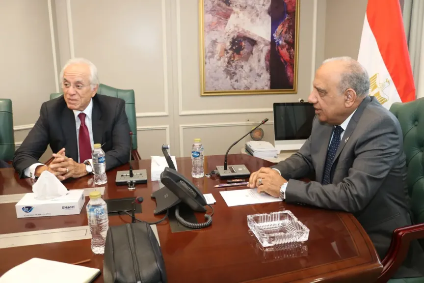 عصمت: التعاون بين مصر واليونان في مجالات الطاقة المتجددة يكتسب أهميته من الشراكة الاستراتيجية بين الدولتين