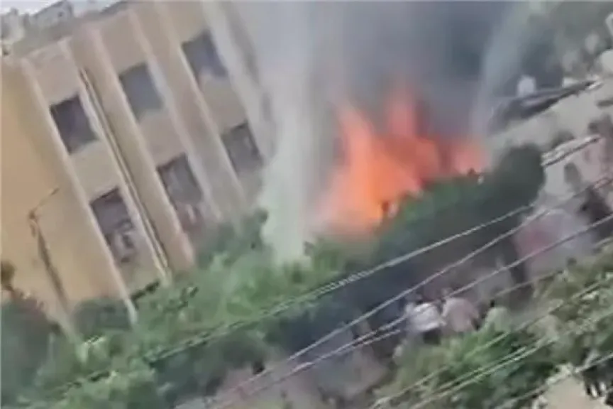 حريق هائل في ”كانتين” مدرسة 25 يناير بالمنيا.. وإخماده بلا إصابات