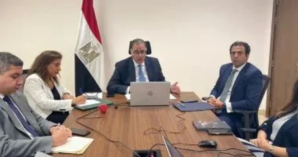 نائب وزير الخارجية يلتقي بمجموعة من الشباب المصريين الدارسين بالخارج