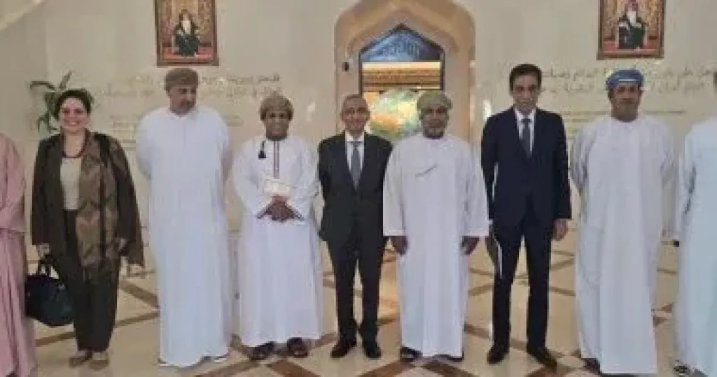 مساعد وزير الخارجية يزور مسقط لبحث أوضاع الجالية المصرية