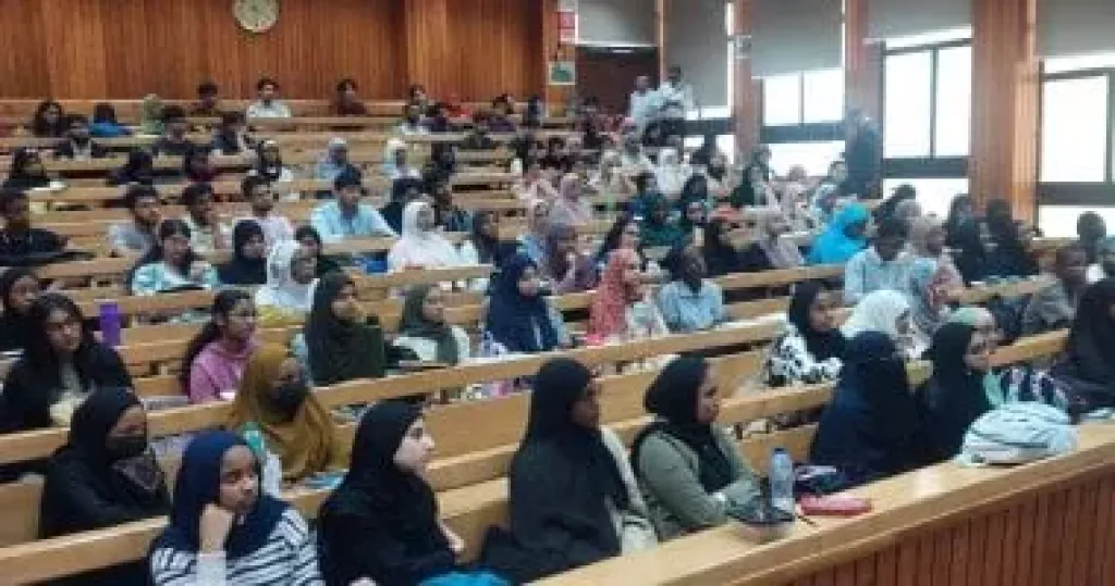 قصر العينى يشارك بمبادرة أسبوع المياه بحملة توعوية تحت عنوان المياه والصحة