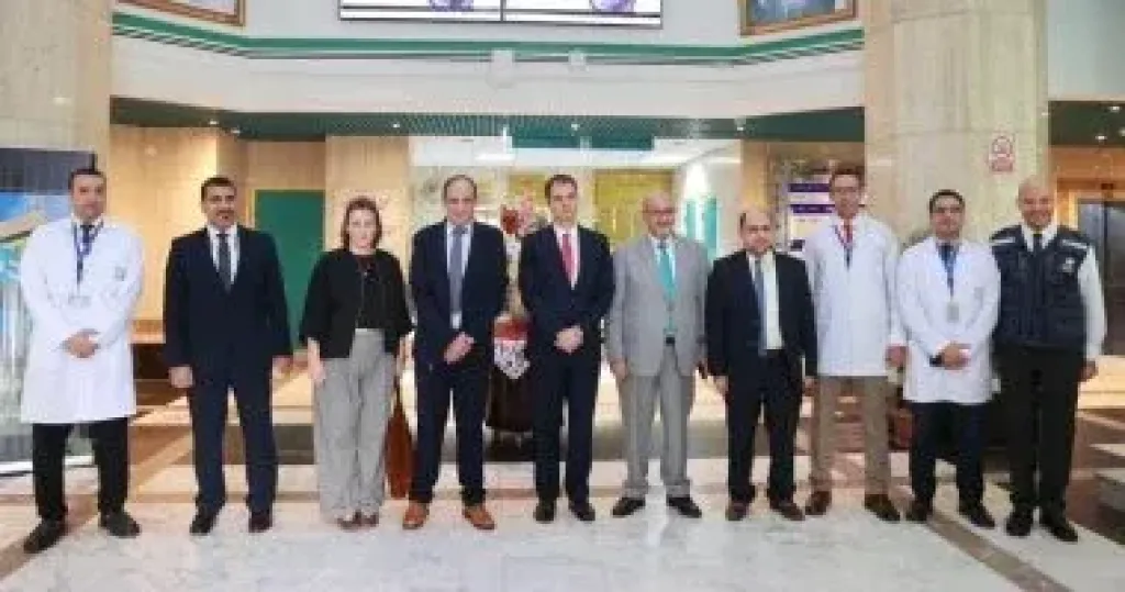 مستشفى الشيخ زايد التخصصي تستقبل وزير الدولة البريطانى لشؤون الشرق الأوسط