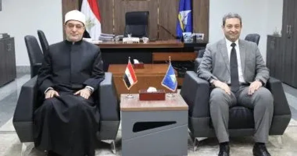 محافظ دمياط يستقبل المفتى لبحث تعزيز التعاون وإنشاء فرع لدار الإفتاء بالمحافظة