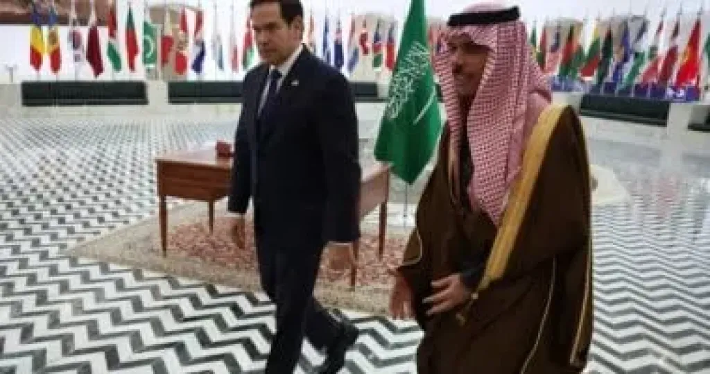 وزيرا خارجية السعودية وأمريكا يبحثان مستجدات أحداث المنطقة