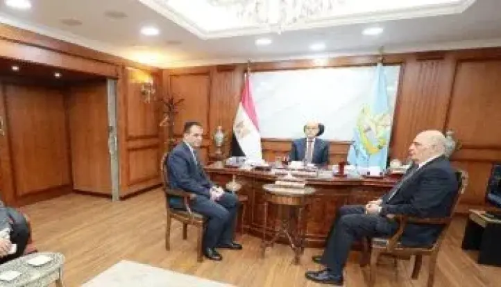 محافظ كفر الشيخ يبحث تطوير الشبكة الكهربائية ودعم القطاع بالمعدات الحديثة