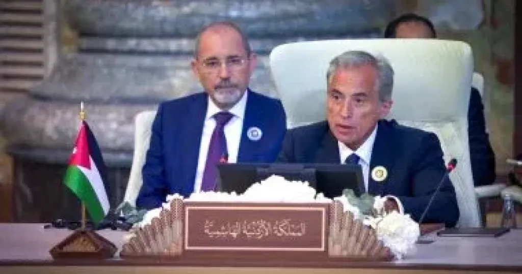 رئيس الوزراء الأردني يؤكد ضرورة الالتزام بوقف إطلاق النار في غزة