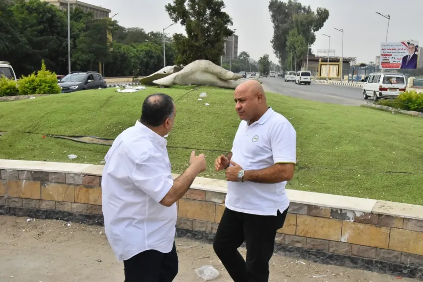 محافظ أسيوط يتفقد ميداني الساعة والحرب والسلام ويوجه بإعادة تخطيط المحاور المرورية