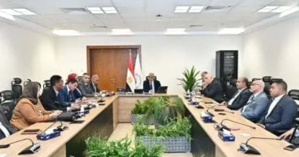 وزير الرى: تقرير أسبوعى عن موقف التعديات على الترع بالفيوم وخطة لإزالتها