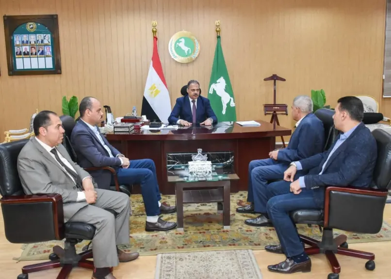 محافظ الشرقية: تذليل المعوقات لرصف طريق النكارية القنايات السلخانة بتكلفة 30 مليون جنيه