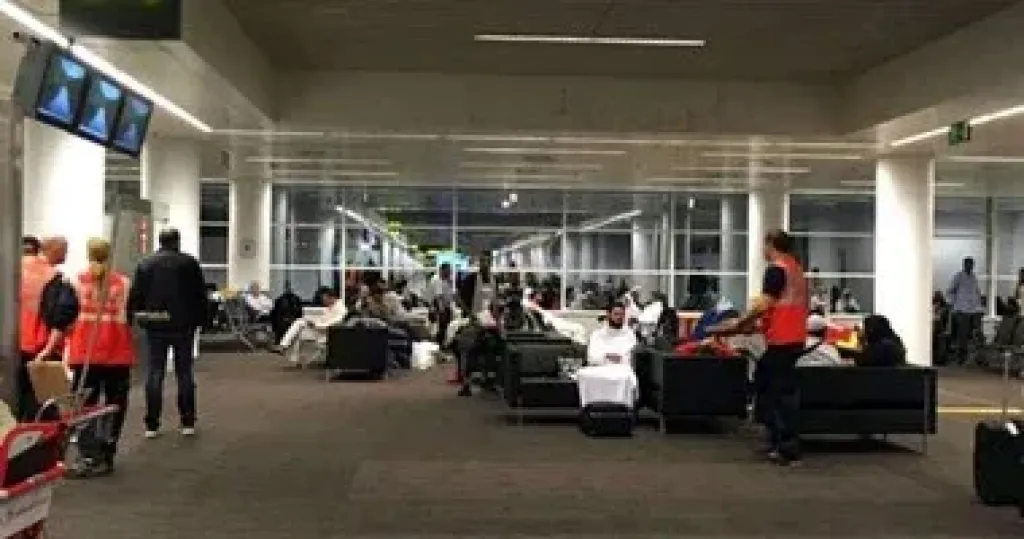 رويترز: إغلاق مطار بروكسل بعد رصد طائرة مسيرة