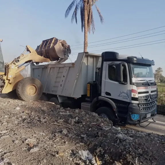 محافظ أسيوط: رفع 117 طن قمامة ومخلفات خلال حملات نظافة بقرى ومدينة صدفا