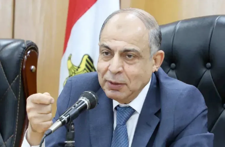 محافظ المنيا يعقد لقاء مع مسئولي المطرانية لتوحيد الرؤى لتطوير المنطقة