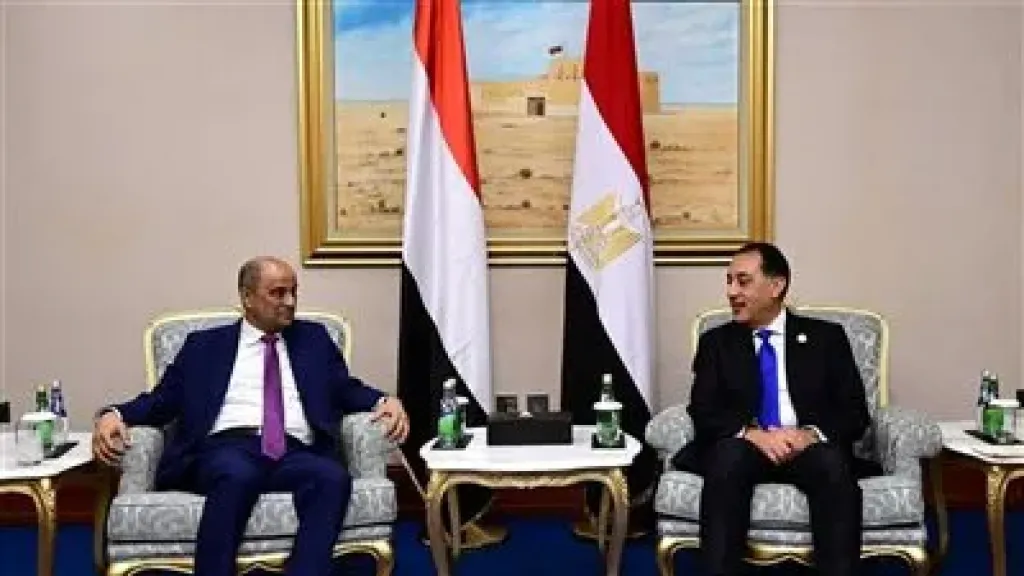 رئيس قرغيزيا: نهدف لربط شبكة السكك الحديدية بقناة السويس