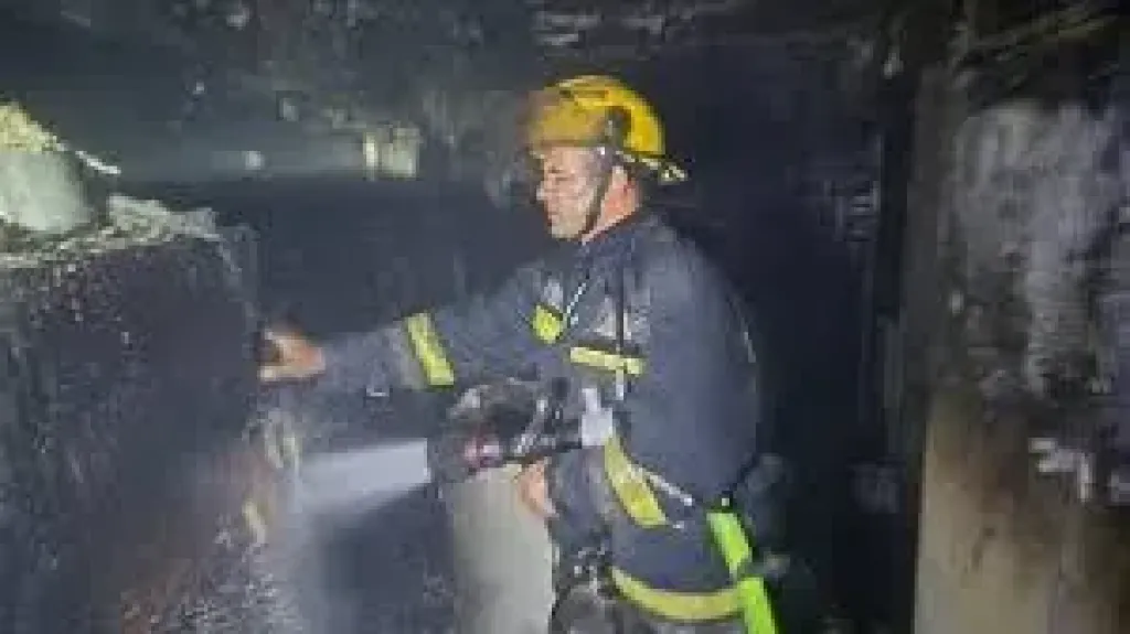 إخماد حريق داخل مطعم شهير في المعادي