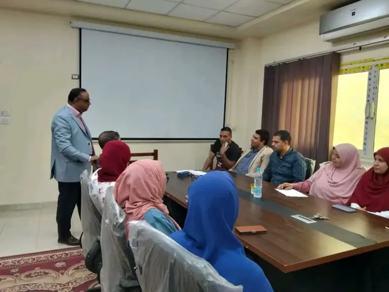 كلية التربية ”جامعة بني سويف” تنظم ورشة عمل توعوية بعنوان ” توظيف تطبيقات الهواتف المحمولة