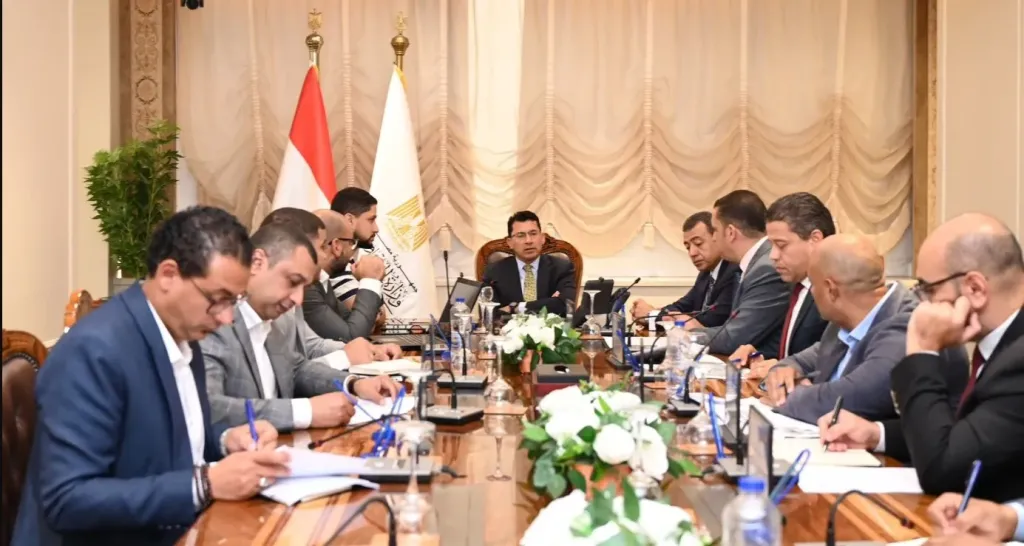 وزير الشباب والرياضة يبحث استعدادات استضافة مصر لماراثون زايد الخيري