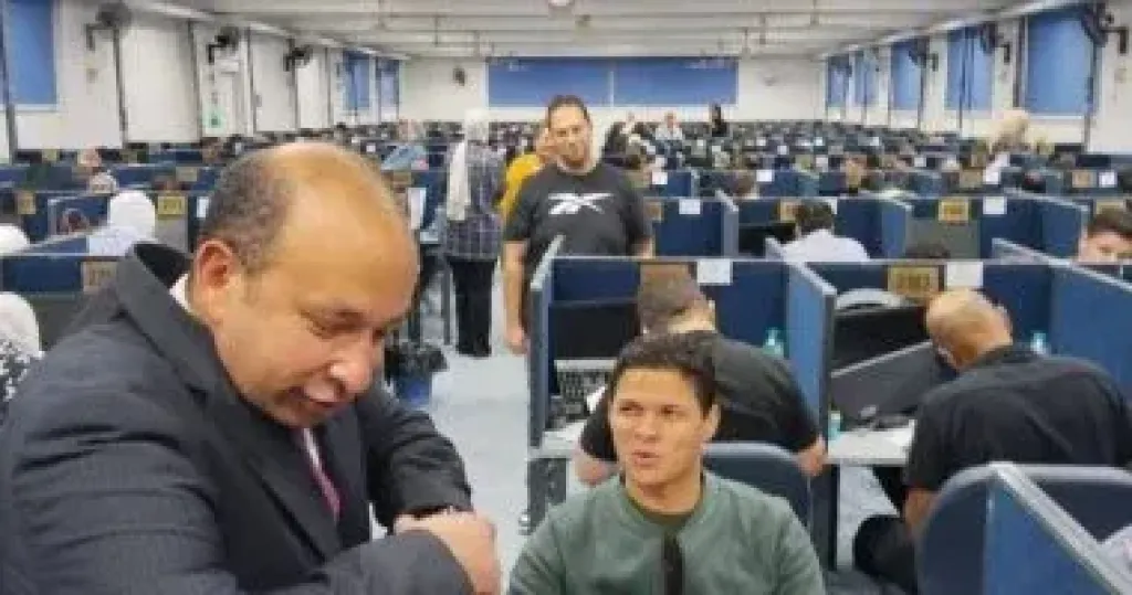 عميد طب قصر العينى يتفقد اليوم الأول لامتحانات الدكتوراه بالكلية