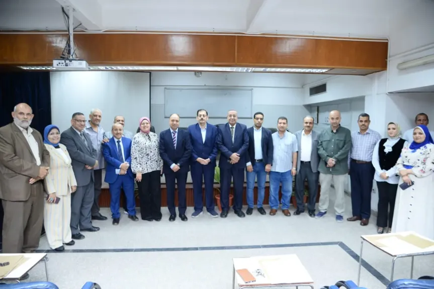 مستشفيات جامعة أسيوط تنظم ورشة عمل حول حفظ الوثائق الورقية وطرق أرشفتها