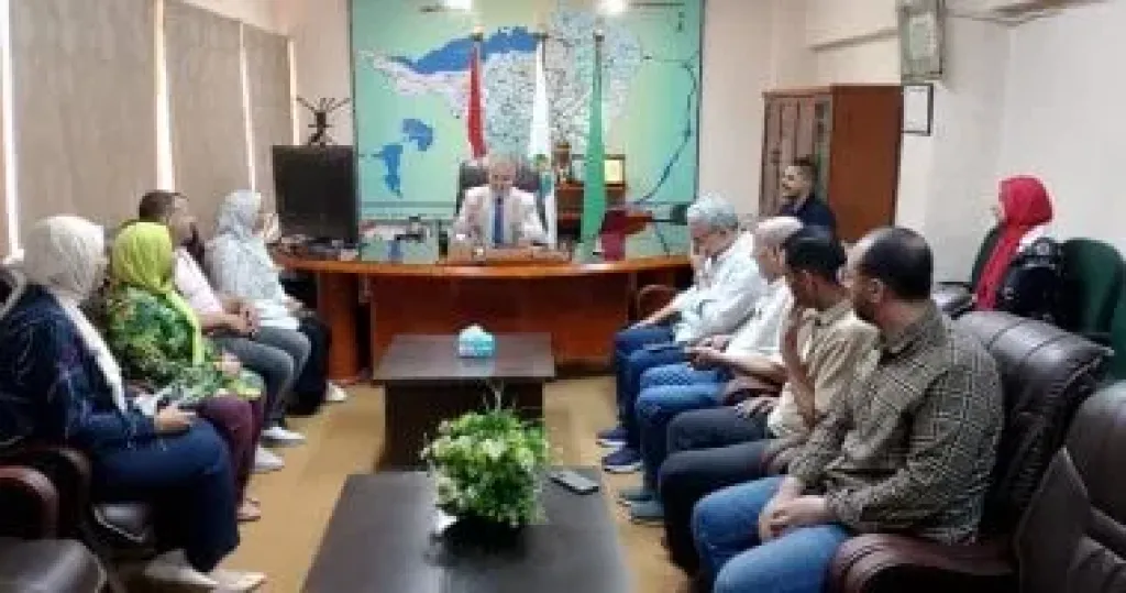 رئيس شركة مياه الفيوم يعقد اجتماعه الأول مع القيادات