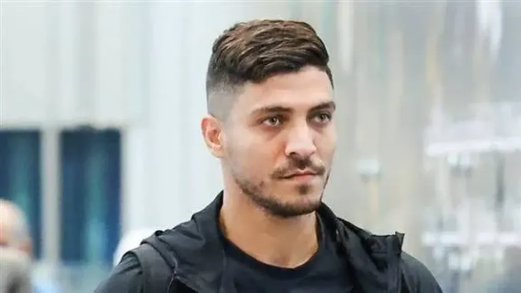 محمد شريف يدعم دكة الأهلي أمام سيراميكا الليلة