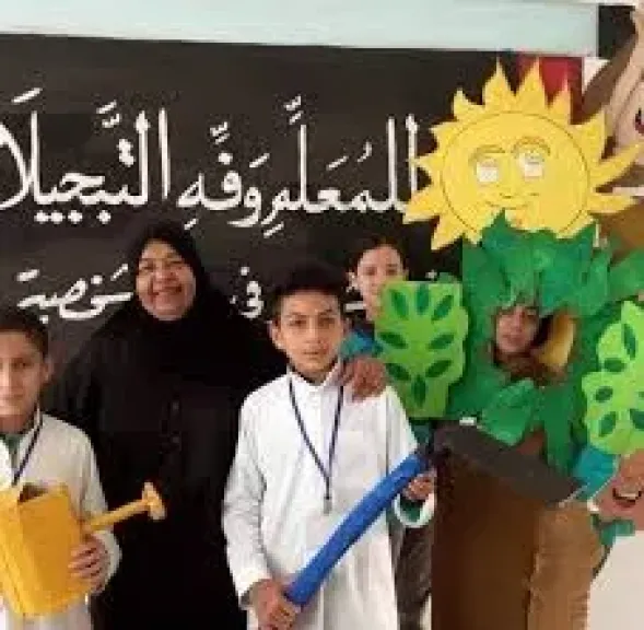 طلاب المجمع التعليمي بالإسماعيلية يودعون زميلهم ضحية حادث دهس الأتوبيس