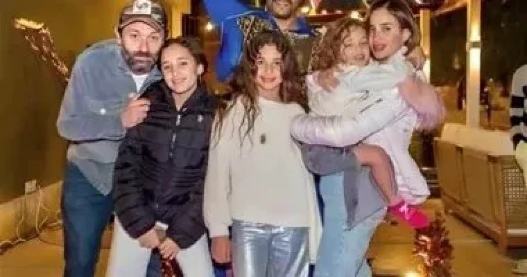 أول تعليق من ابنة كريم محمود عبد العزيز بعد شائعة ارتباط والدها بـ دينا الشربيني