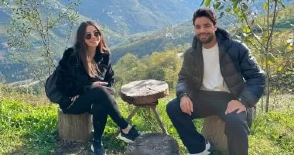 أحمد جمال وفرح الموجي يشاركان صورا من شهر العسل