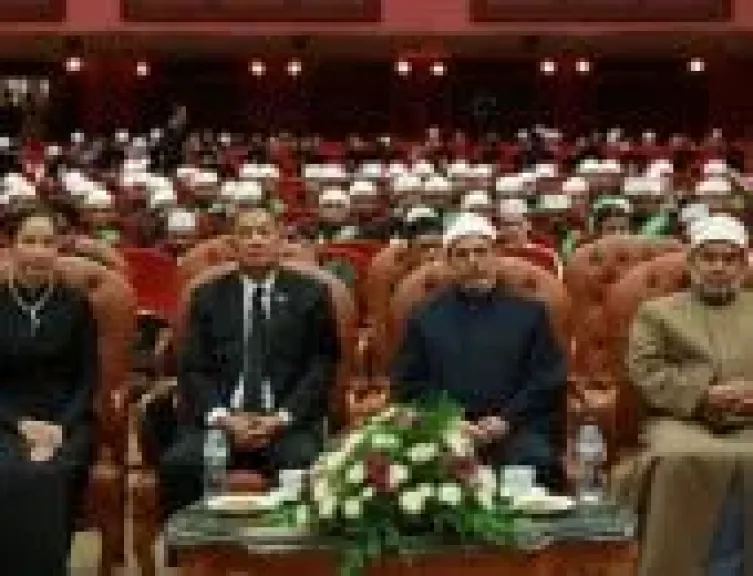 رئيس جامعة الأزهر يشهد احتفالية تخريج أبناء تايلاند