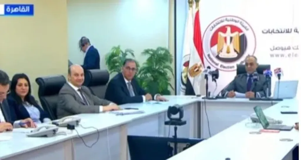 غرفة عمليات تنسيقية الأحزاب : إقبال كثيف من المصريين بالكويت في الساعات الأولى من فتح باب الاقتراع بانتخابات مجلس النواب