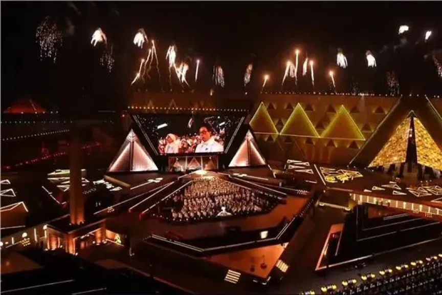 صناع حفل افتتاح المتحف يكشفون كواليس تنفيذ الديكور والإعداد للحدث