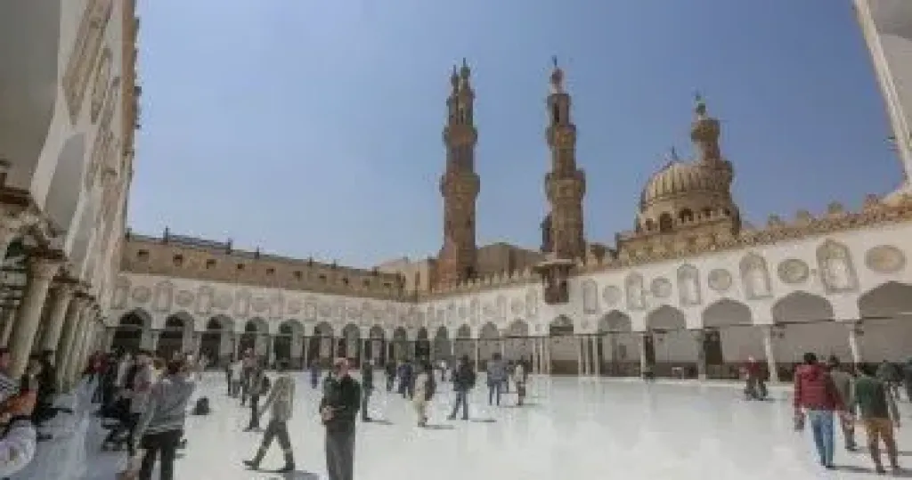 الأزهر يدين تفجير مسجد داخل مجمع مدارس بجاكرتا ويؤكد تضامنه مع إندونيسيا
