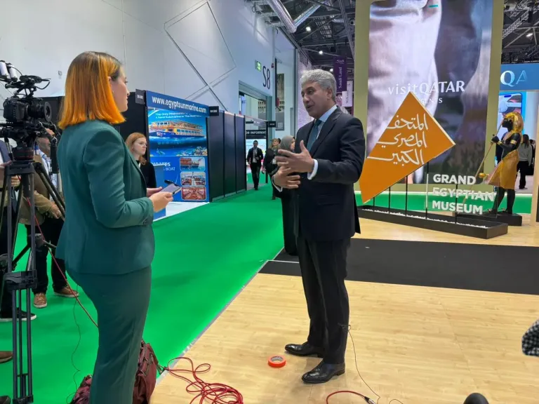 وزير السياحة والآثار يعقد سلسلة من اللقاءات مع ممثلي كبري وسائل الإعلام الدولية والعربية والبريطانية خلال مشاركته في بورصة لندن الدولية للسياحية