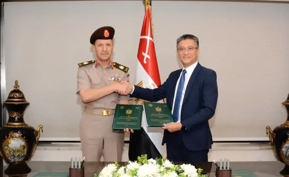 إدارة الإشارة للقوات المسلحة توقع عدد من عقود الإتفاق مع القومية للأنفاق والبحر الأحمر لمحطات الحاويات وقناة السويس للحاويات..صور