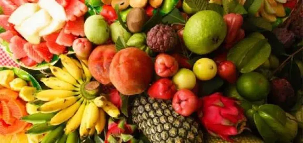 سعر الفاكهة اليوم، الجوافة تبدأ من 10 جنيهات والتفاح والخوخ والبرقوق لـ”الفرجة”