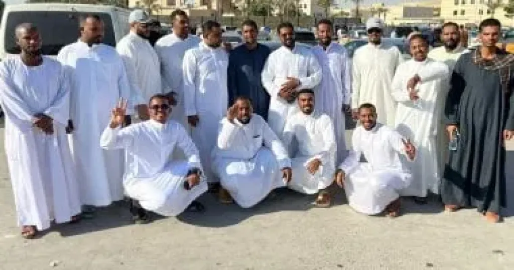 المصريون بالسعودية يدلون بأصواتهم فى اليوم الثاني بانتخابات مجلس النواب.. صور