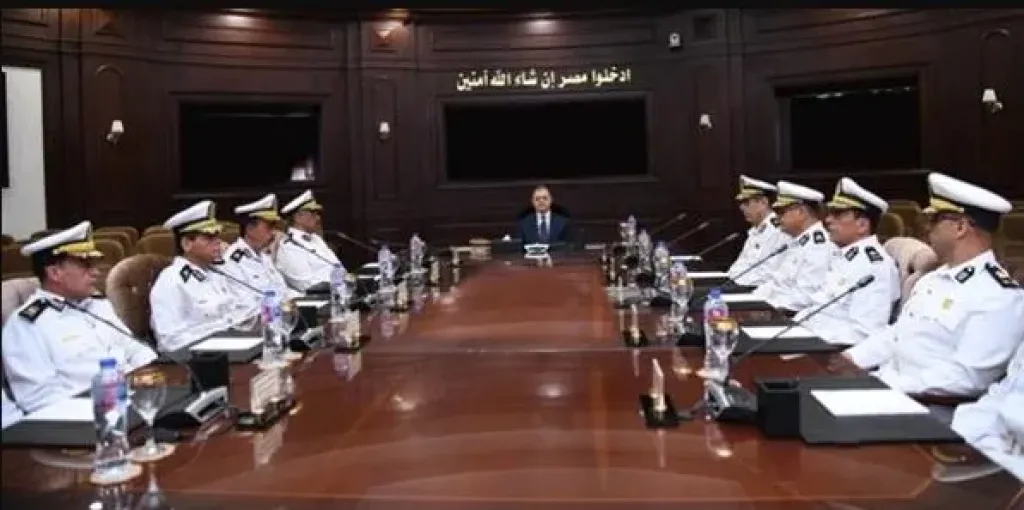 وزير الداخلية يعقد اجتماعًا مع مساعديه لمتابعة خطط تأمين انتخابات مجلس النواب