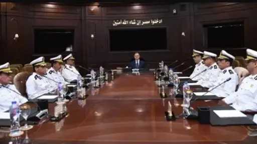 وزير الداخلية يعقد اجتماعًا مع مساعديه لمتابعة خطط تأمين انتخابات مجلس النواب